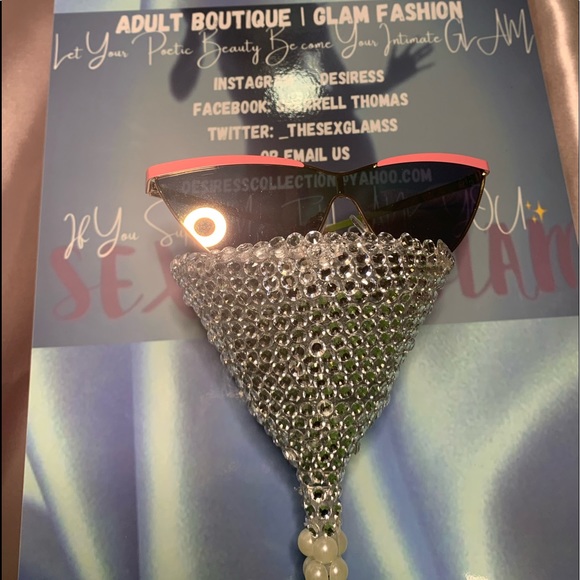 Fashion Nova Glasses - Picture 2 of 4